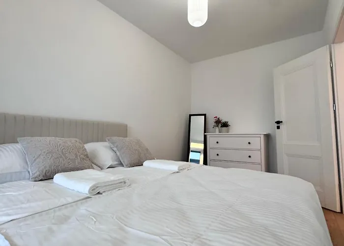 Forest Ix Aleje Jerozolimskie Lejlighed